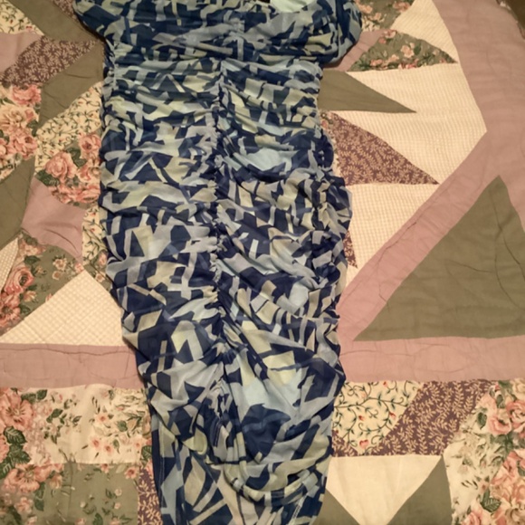 Dress - Picture 3 of 3